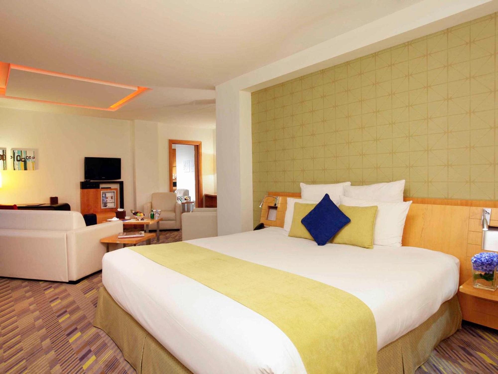 Novotel Dammam Business Park Exterior photo