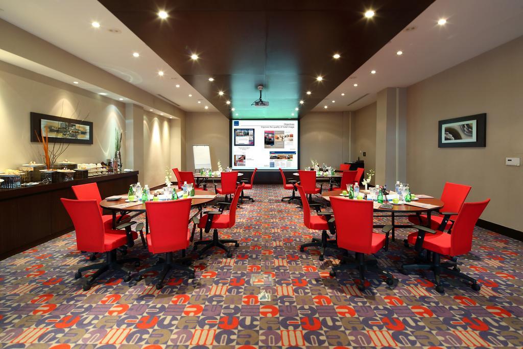 Novotel Dammam Business Park Exterior photo
